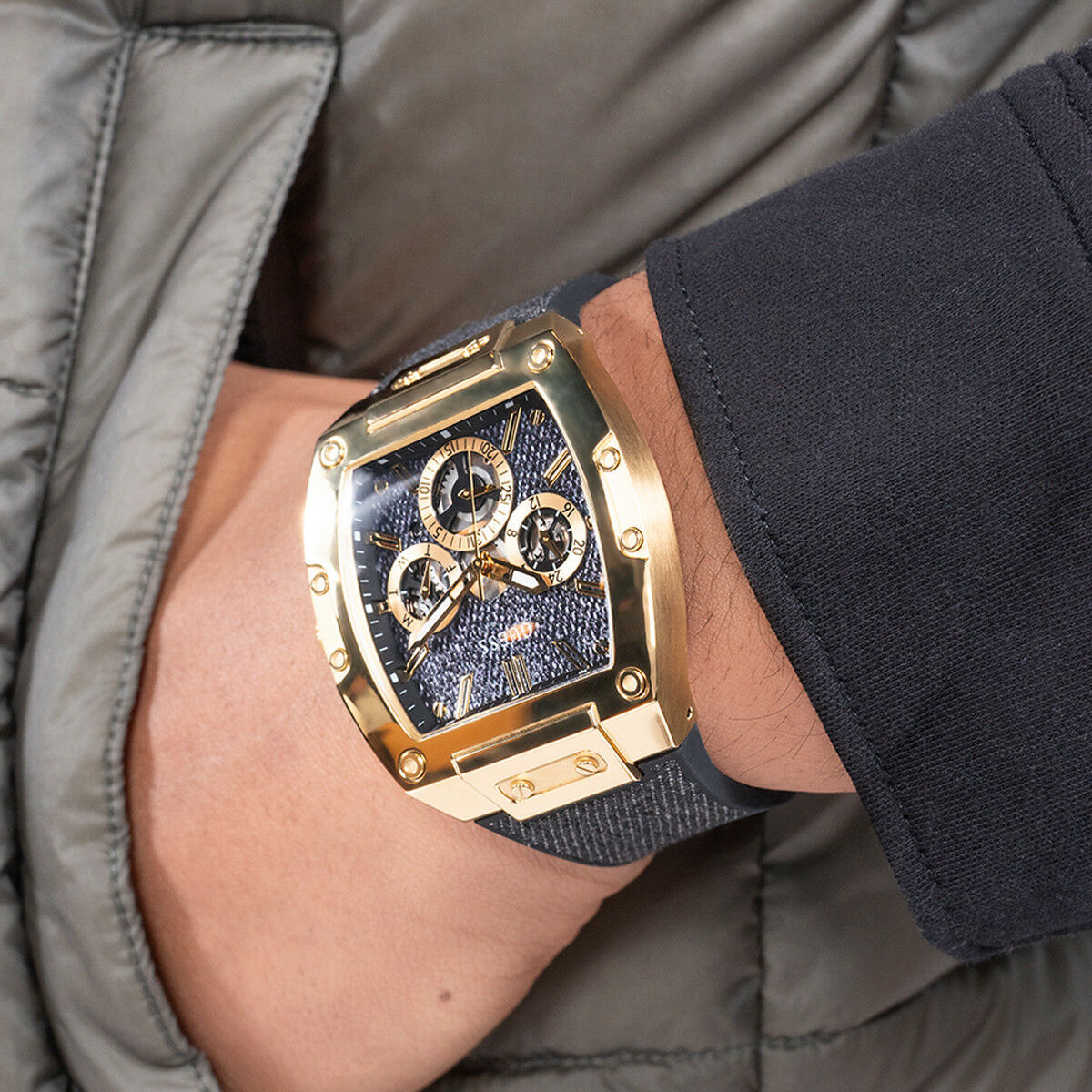 V4H8AB3E152A977DD7343D1E3CB761E8026R6441415P5