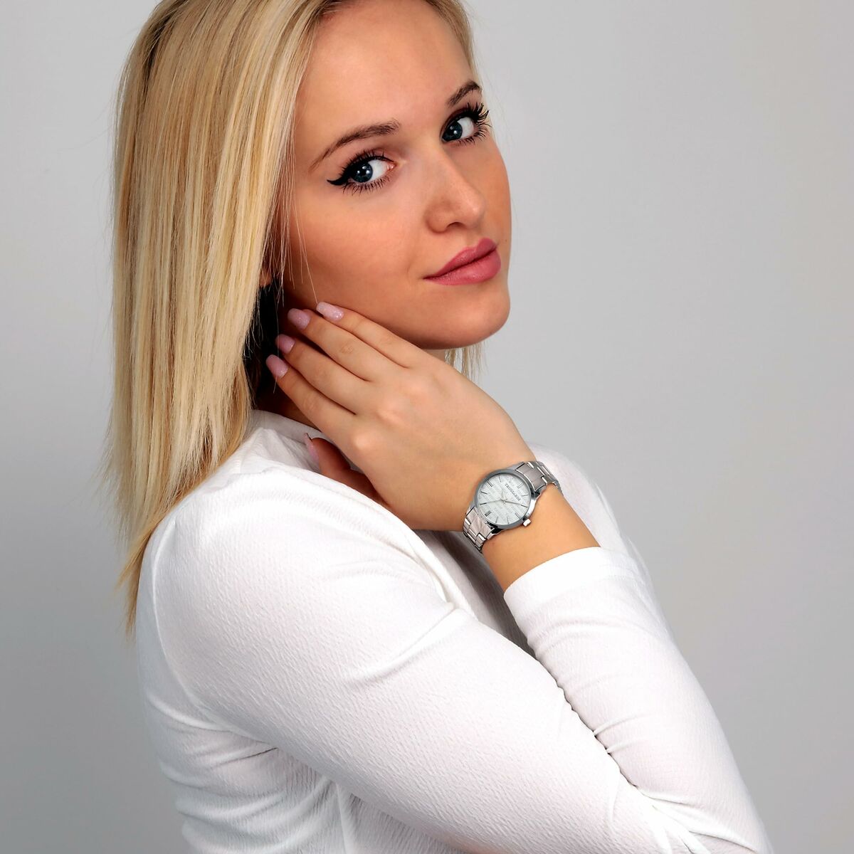 V3HF70E9DA2433B392DB85E3717B535C125R7146887P7