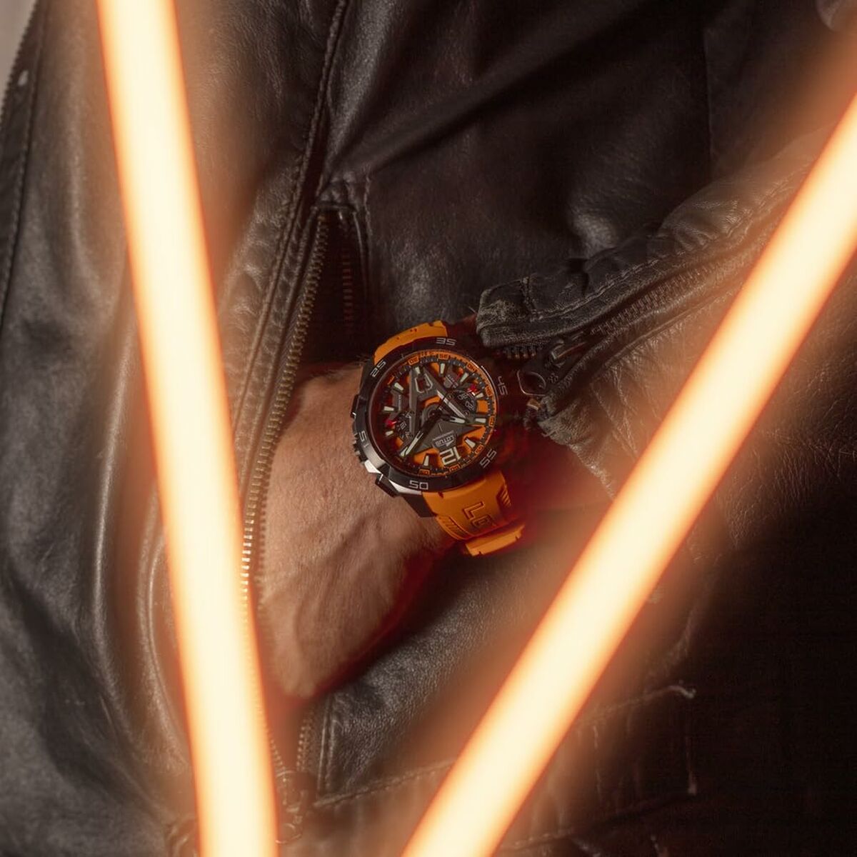 V6H14ED39CEE51F104536479FE8C9BBF29BR7382848P2